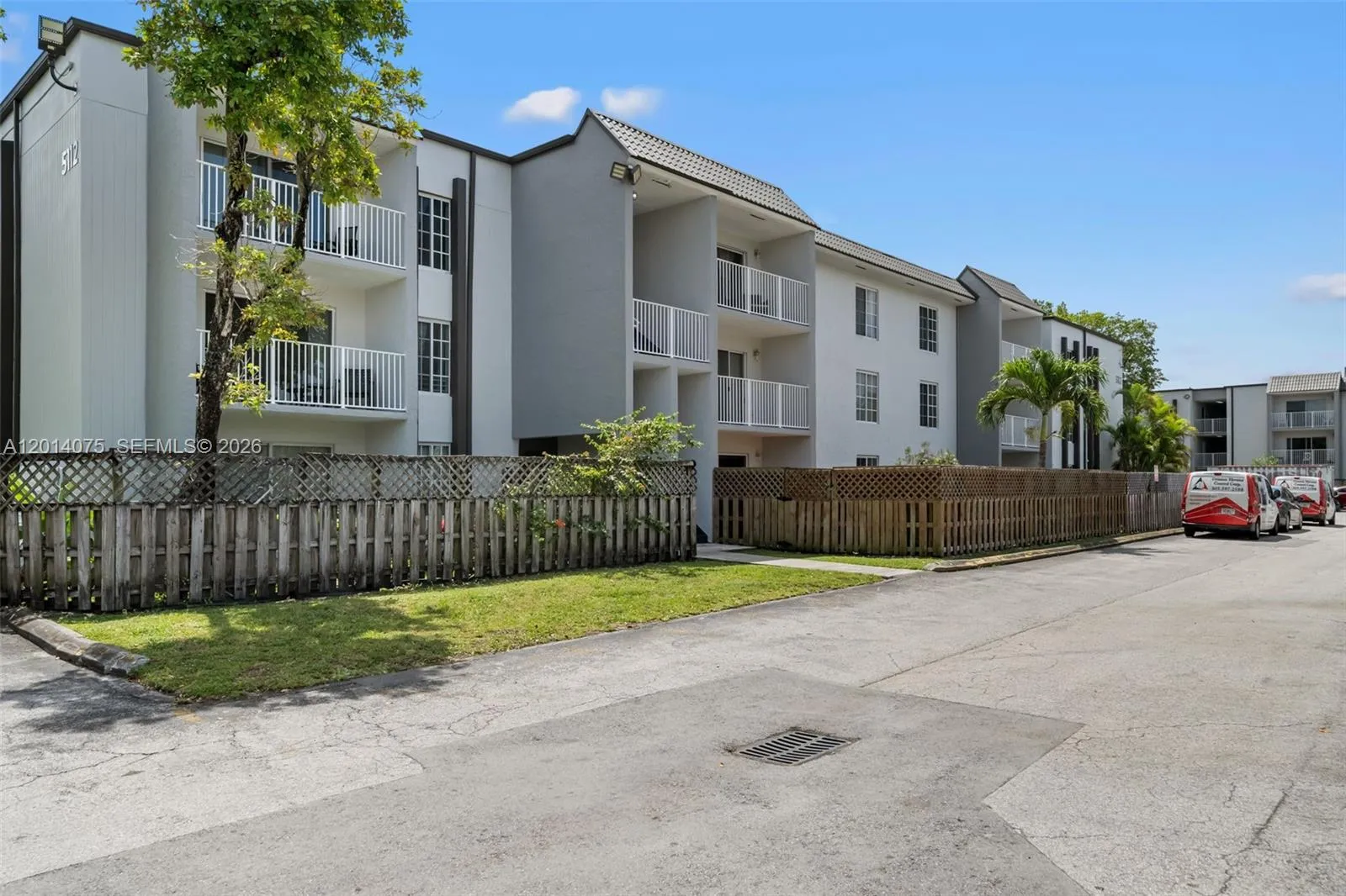 Foto de propiedad en 5112 NW 79th Avenue 204, Doral, FL 33166 Doral con MLS# 