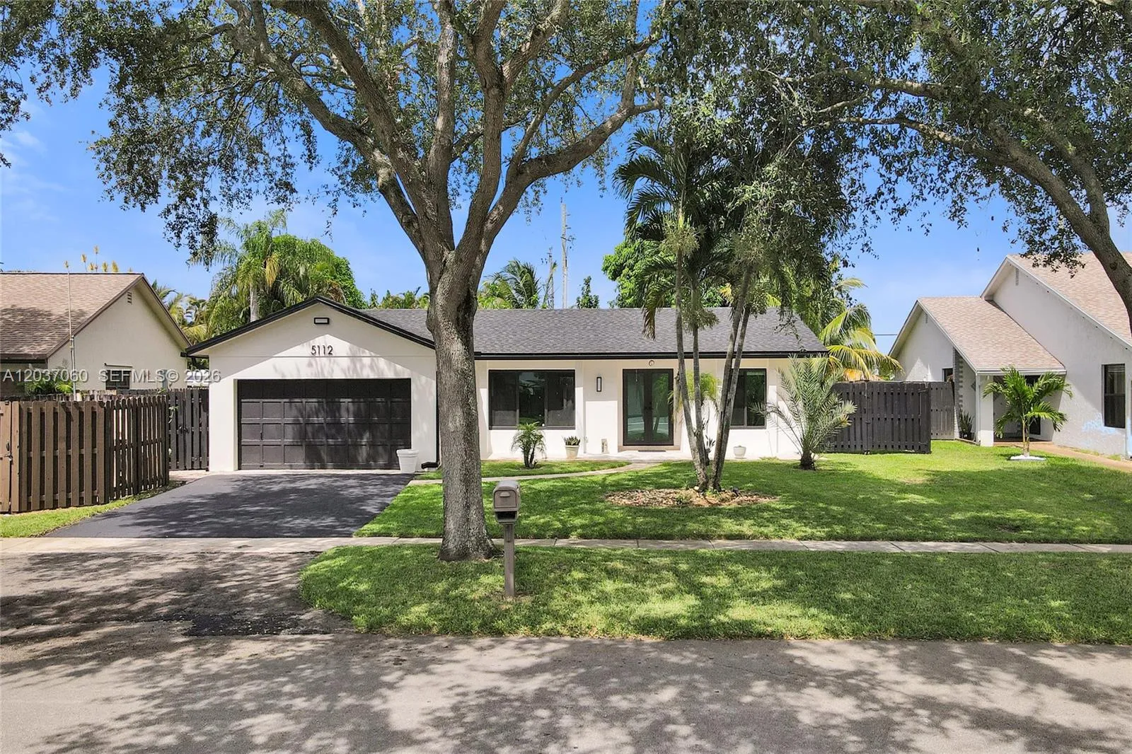 Foto de propiedad en 5112 SW 87th Avenue, Cooper City, FL 33328 Cooper City con MLS# 