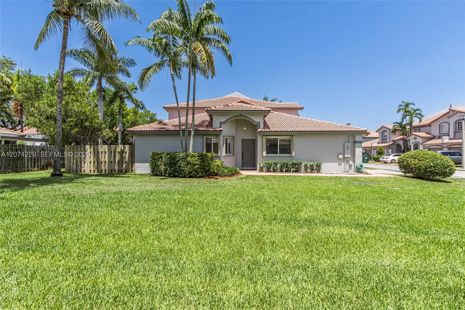 Foto de propiedad en 5118 NW 115th Court, Doral, FL 33178 Doral con MLS# 