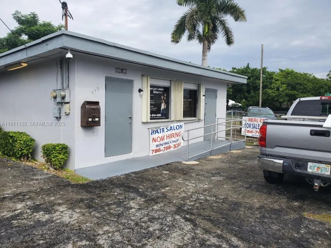 Foto de propiedad en 512 SW 6th Avenue, Homestead, FL 33030 Homestead con MLS# 