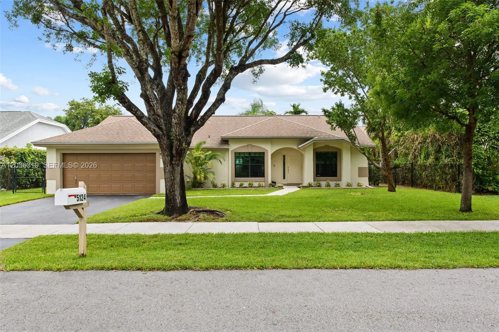 Vendido 5124 NW 51st Terrace, Coconut Creek, FL 33073, Coconut Creek, FL 33073