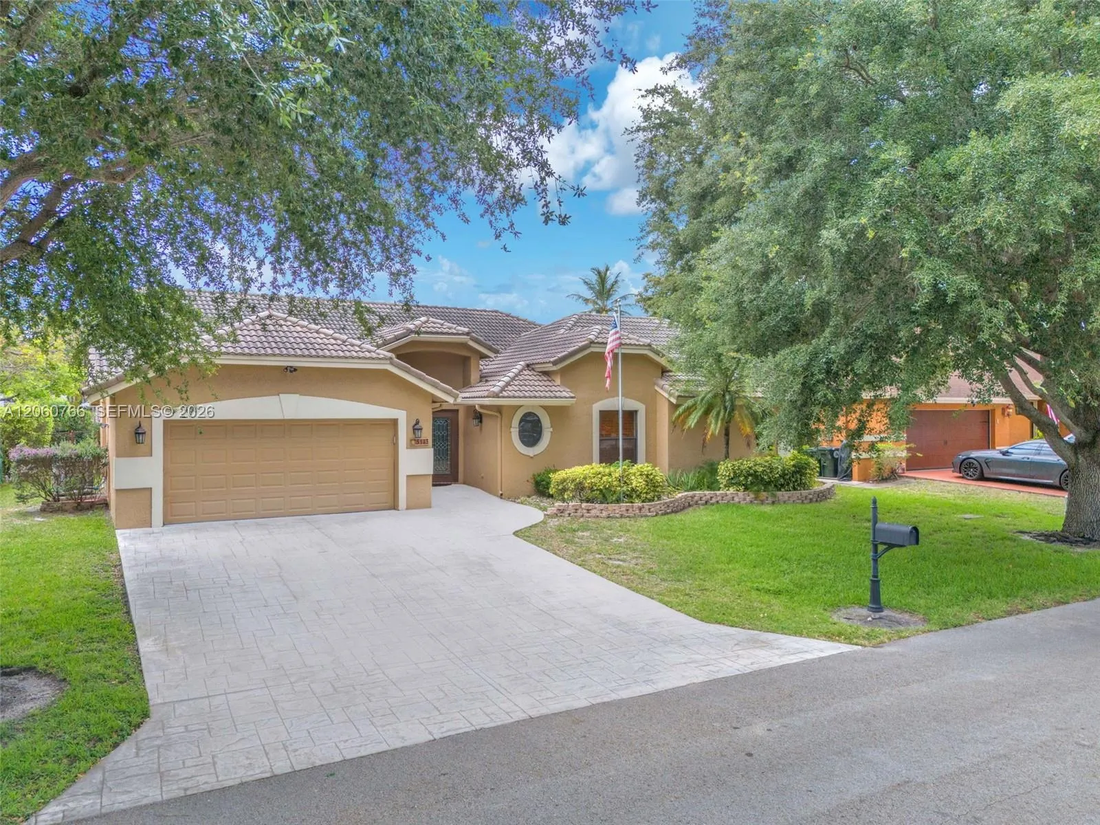 Foto de propiedad en 5143 NW 42nd Terrace, Coconut Creek, FL 33073 Coconut Creek con MLS# 