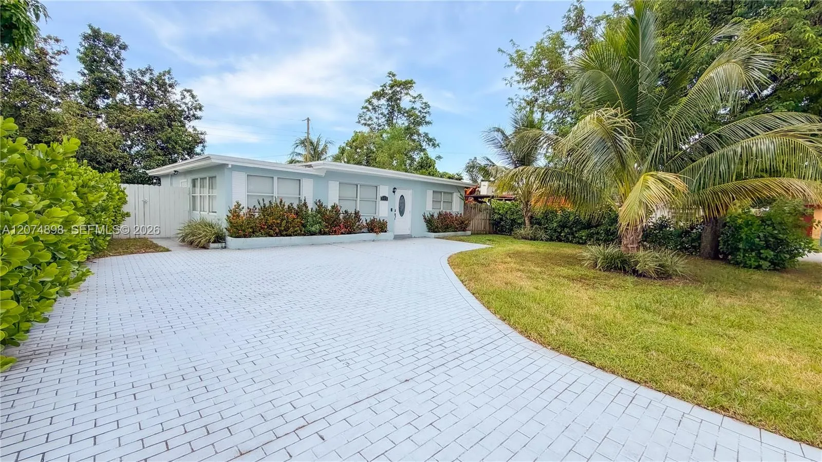 Foto de propiedad en 515 S 61st Terrace, Hollywood, FL 33023 Hollywood con MLS# 
