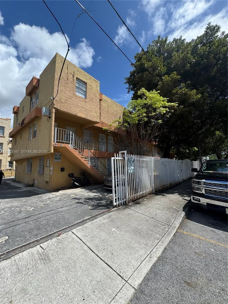 Foto de propiedad en 515 SW 3rd Street 3, Miami, FL 33130 Miami con MLS# 