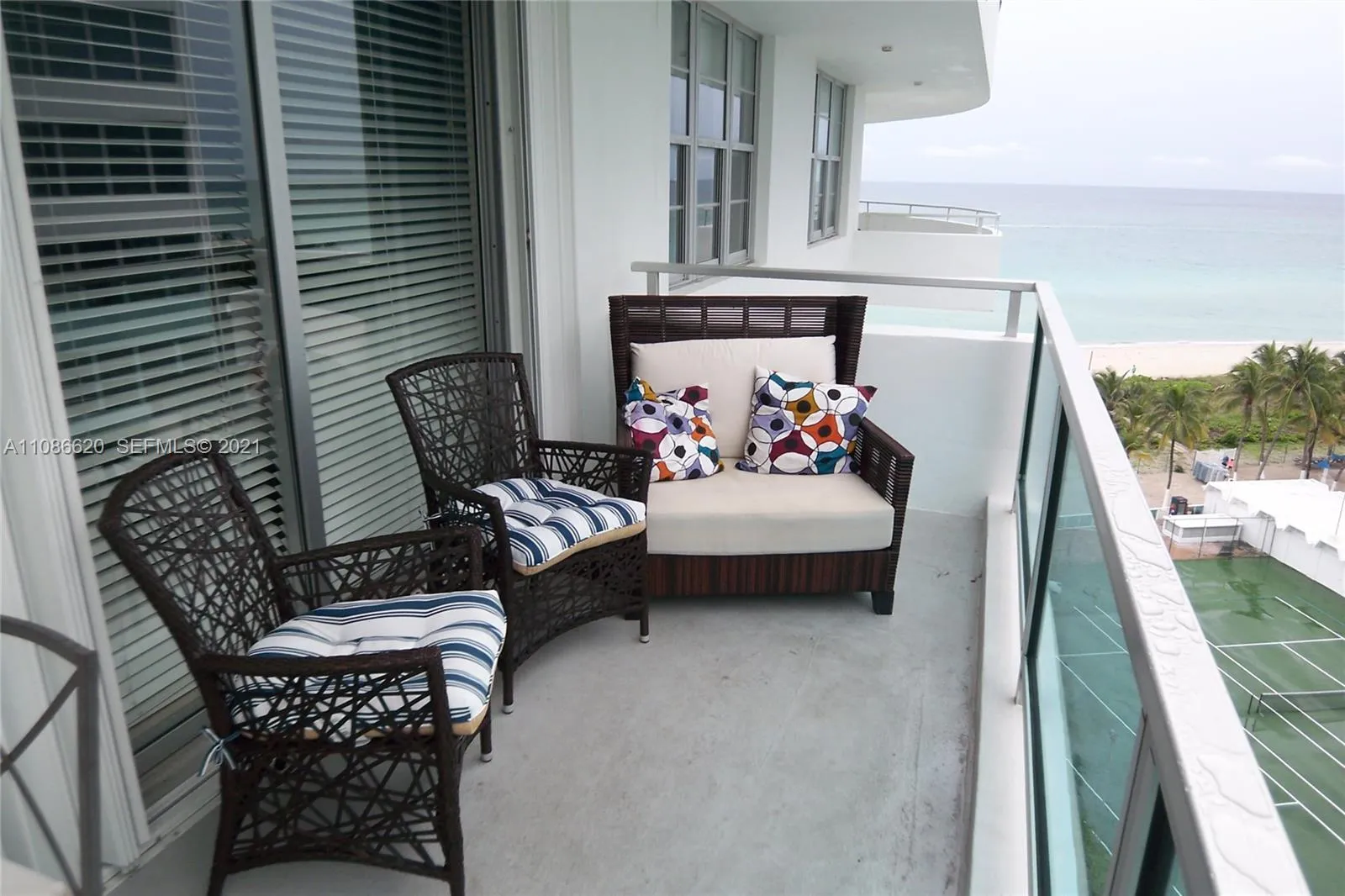 Foto de propiedad en 5151 Collins Avenue 1030, Miami Beach, FL 33140 Miami Beach con MLS# 