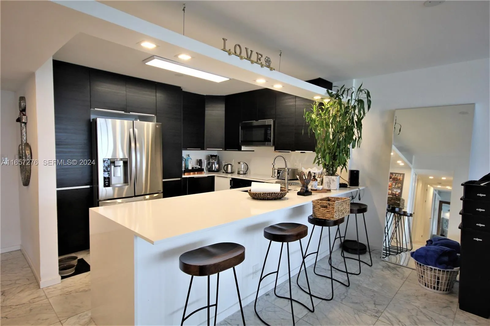 Foto de propiedad en 5151 Collins Avenue 933, Miami Beach, FL 33140 Miami Beach con MLS# 