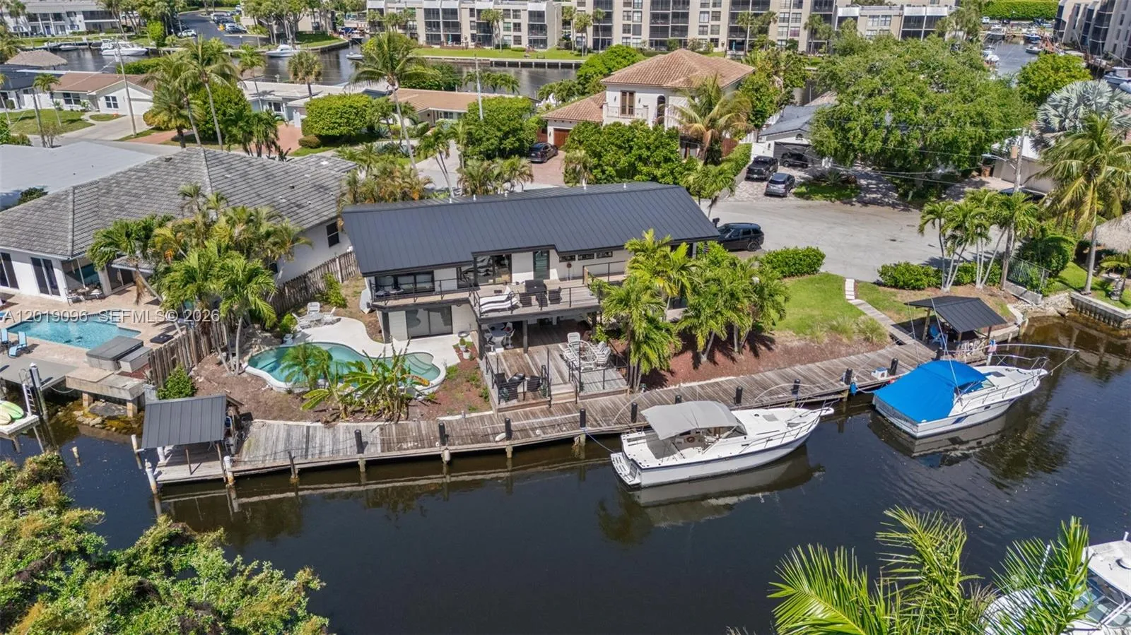 Foto de propiedad en 516 NE 6th Avenue 13, Deerfield Beach, FL 33441 Deerfield Beach con MLS# 