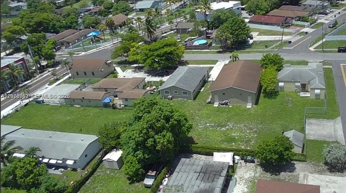 Foto de propiedad en 516 NW 4th Avenue, Hallandale Beach, FL 33009 Hallandale Beach con MLS# 