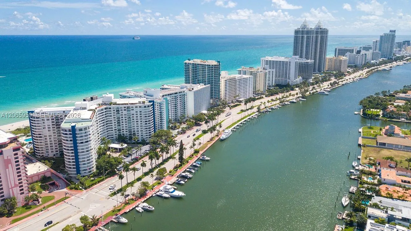 Foto de propiedad en 5161 Collins Avenue 306, Miami Beach, FL 33140 Miami Beach con MLS# 