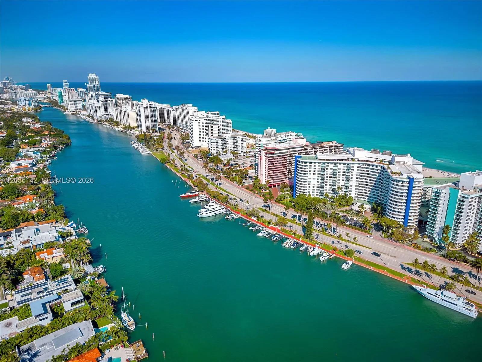 Foto de propiedad en 5161 Collins Avenue 310, Miami Beach, FL 33140 Miami Beach con MLS# 