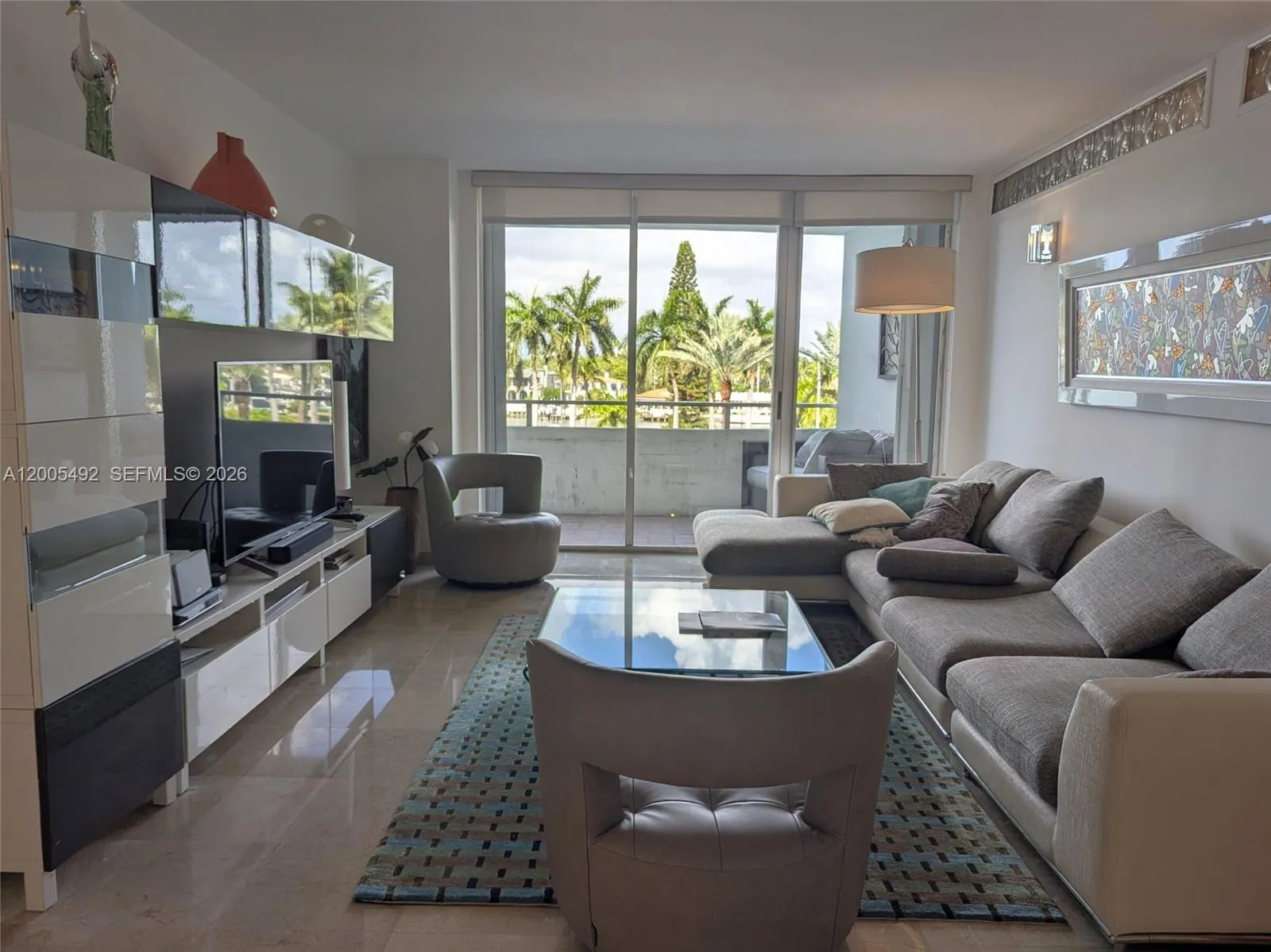 Foto de propiedad en 5161 Collins Avenue 518, Miami Beach, FL 33140 Miami Beach con MLS# 