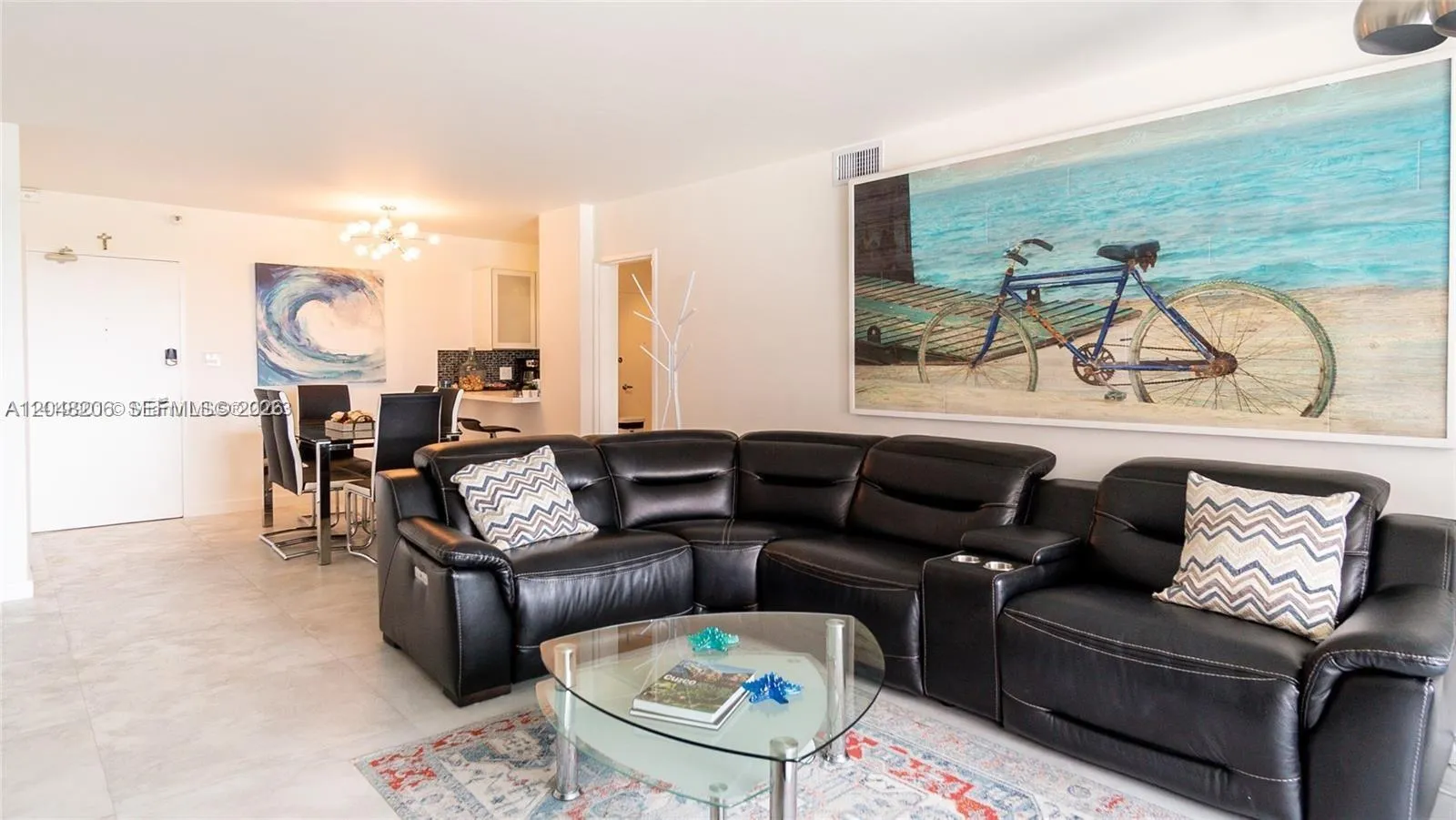 Foto de propiedad en 5161 Collins Avenue 811, Miami Beach, FL 33140 Miami Beach con MLS# 