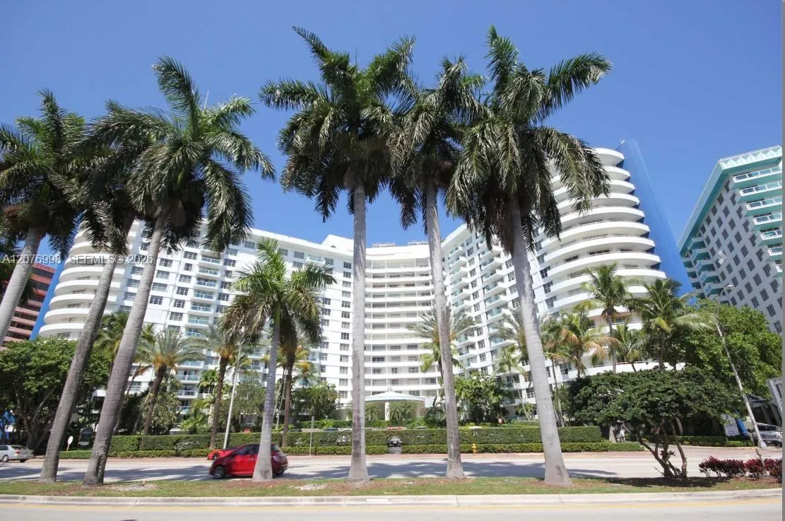 Foto de propiedad en 5161 Collins Avenue 815, Miami Beach, FL 33140 Miami Beach con MLS# 