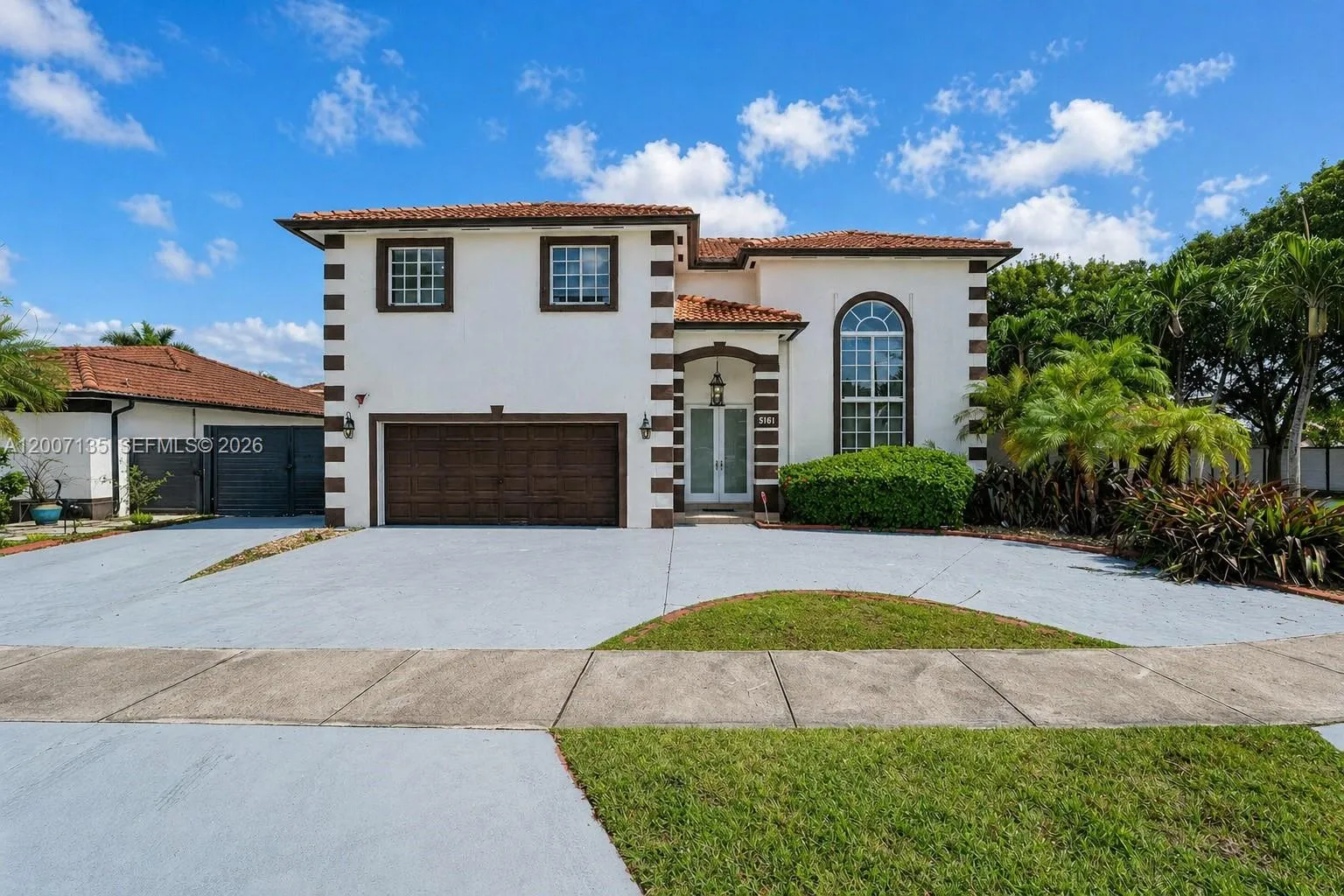 Foto de propiedad en 5161 SW 159th Court, Miami, FL 33185 Miami con MLS# 