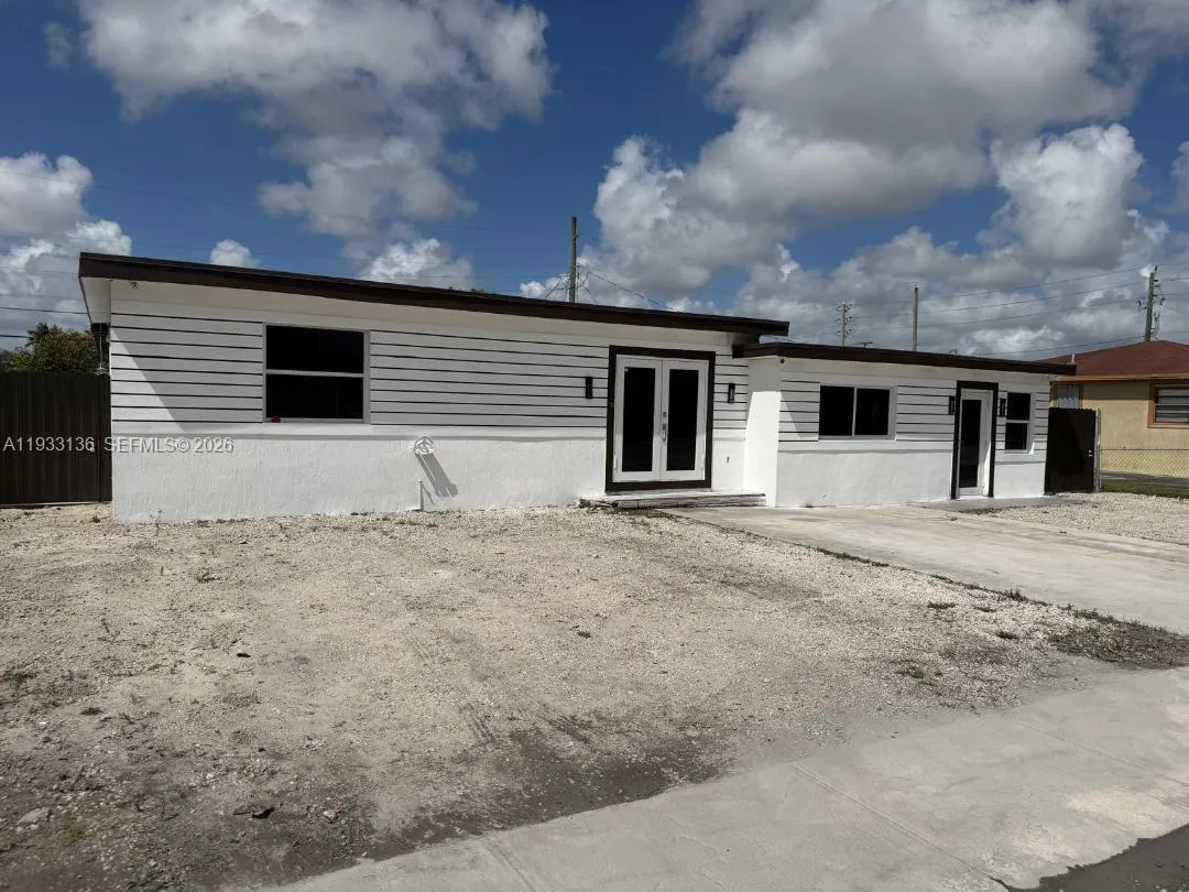 Vendido 5168 E 8th Lane, Hialeah, FL 33013, Hialeah, FL 33013