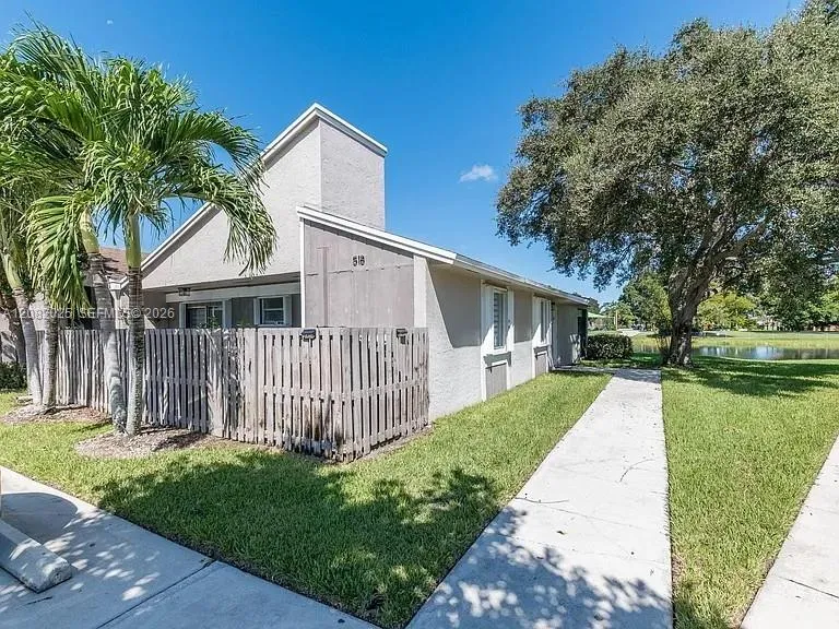 En Renta 518 Woodgate Circle E, Sunrise, FL 33326, Sunrise, FL 33326