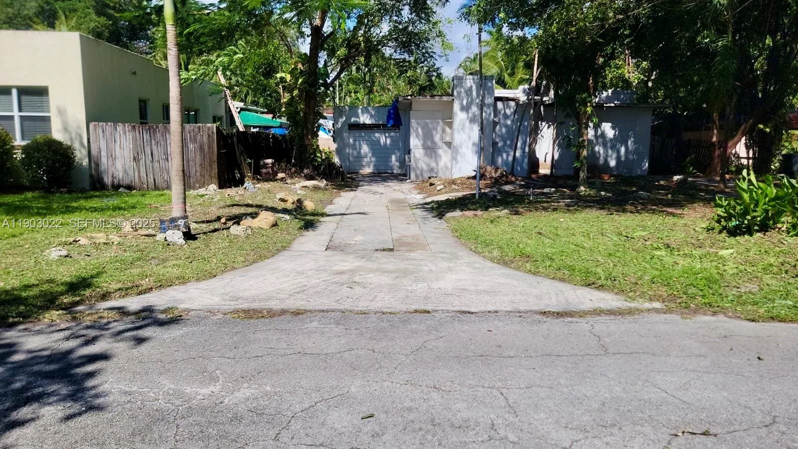 Foto de propiedad en 519 NE 118th Street, Biscayne Park, FL 33161 Biscayne Park con MLS# 