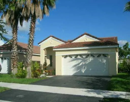 Foto de propiedad en 519 Talavera Road, Weston, FL 33326 Weston con MLS# 