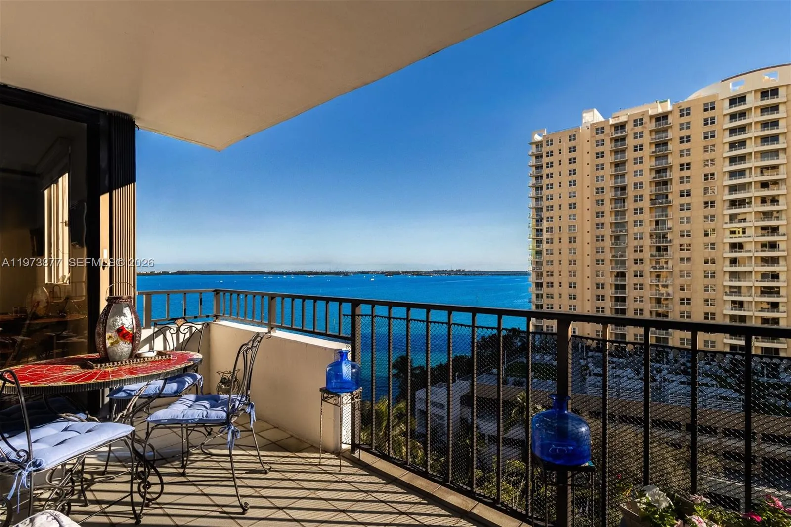 Foto de propiedad en 520 Brickell Key Drive A1007, Miami, FL 33131 Miami con MLS#