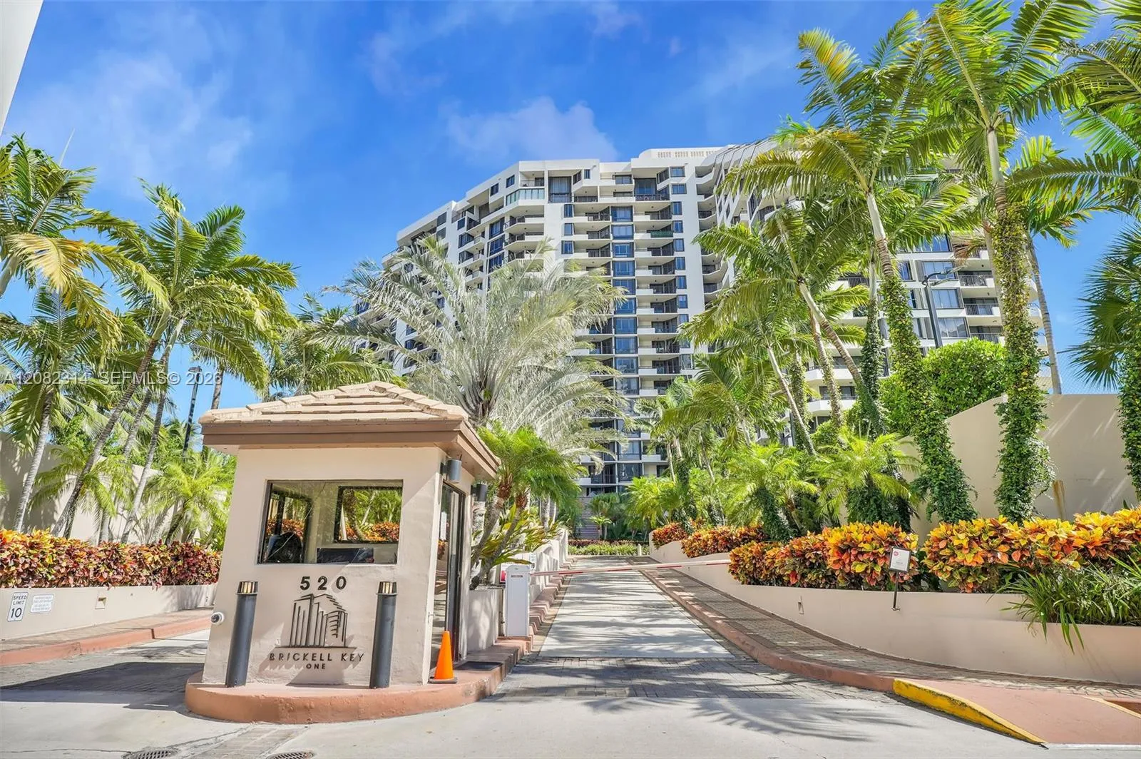 En Renta 520 Brickell Key Drive A1007, Miami, FL 33131, Miami, FL 33131