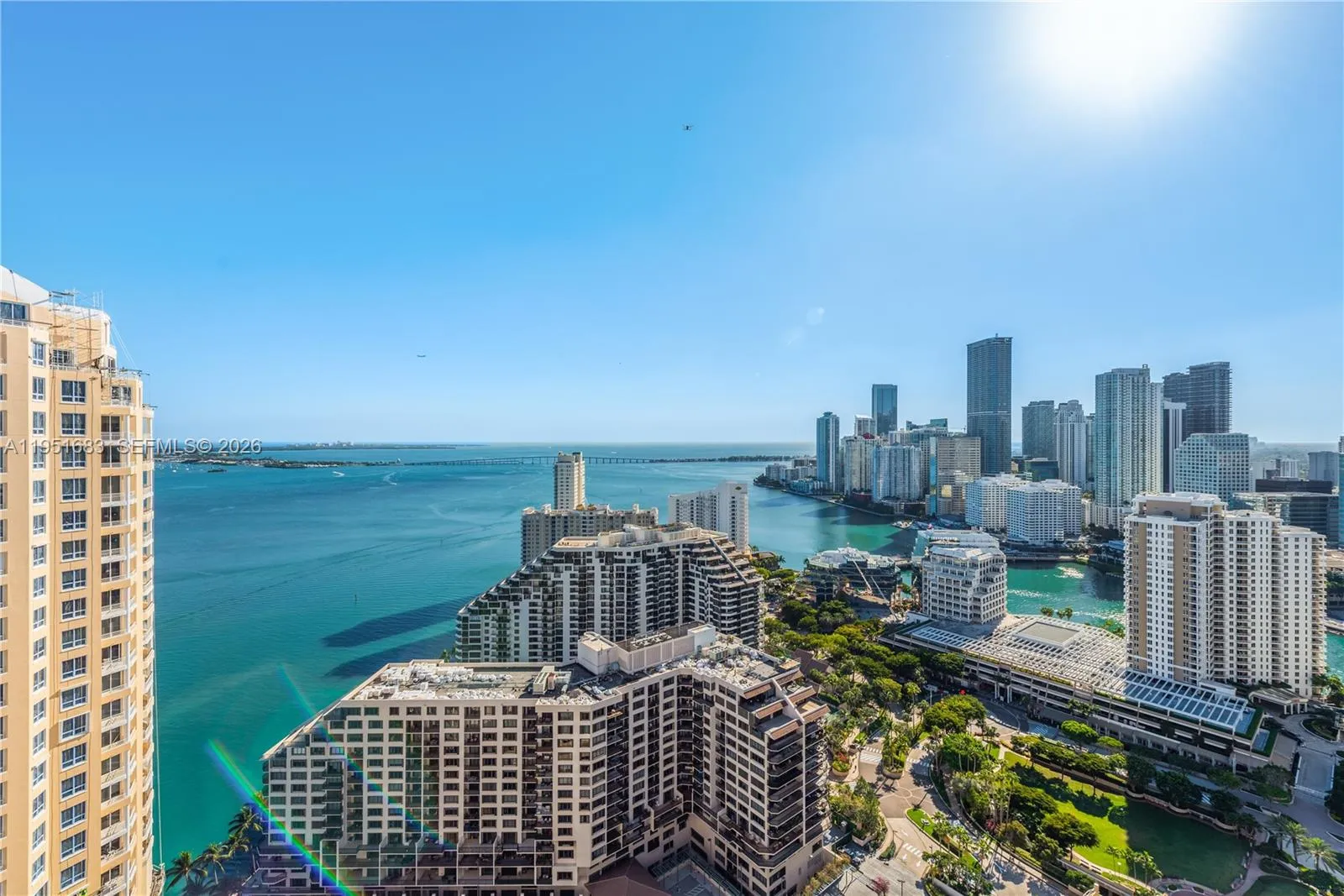 Foto de propiedad en 520 Brickell Key Drive A1010, Miami, FL 33131 Miami con MLS#