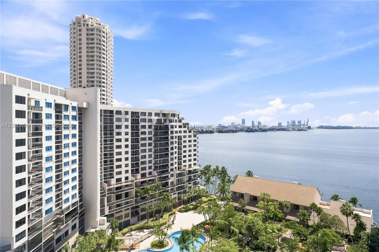 Foto de propiedad en 520 Brickell Key Drive A1616, Miami, FL 33131 Miami con MLS# 