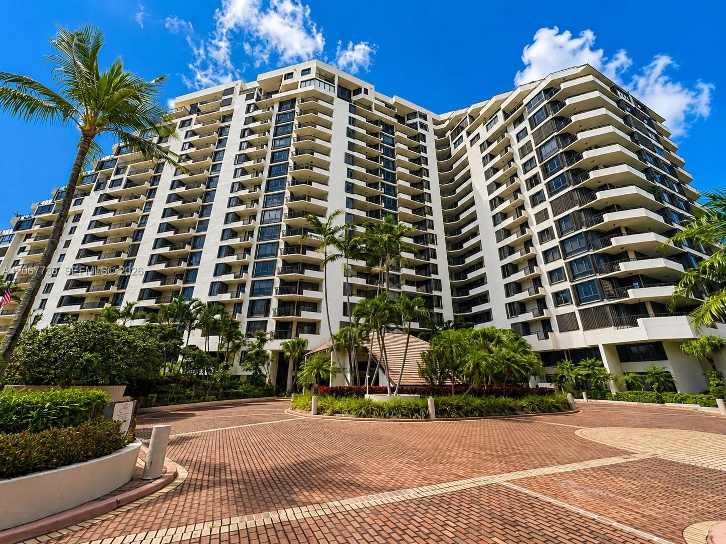 Foto de propiedad en 520 Brickell Key Drive A1710, Miami, FL 33131 Miami con MLS#