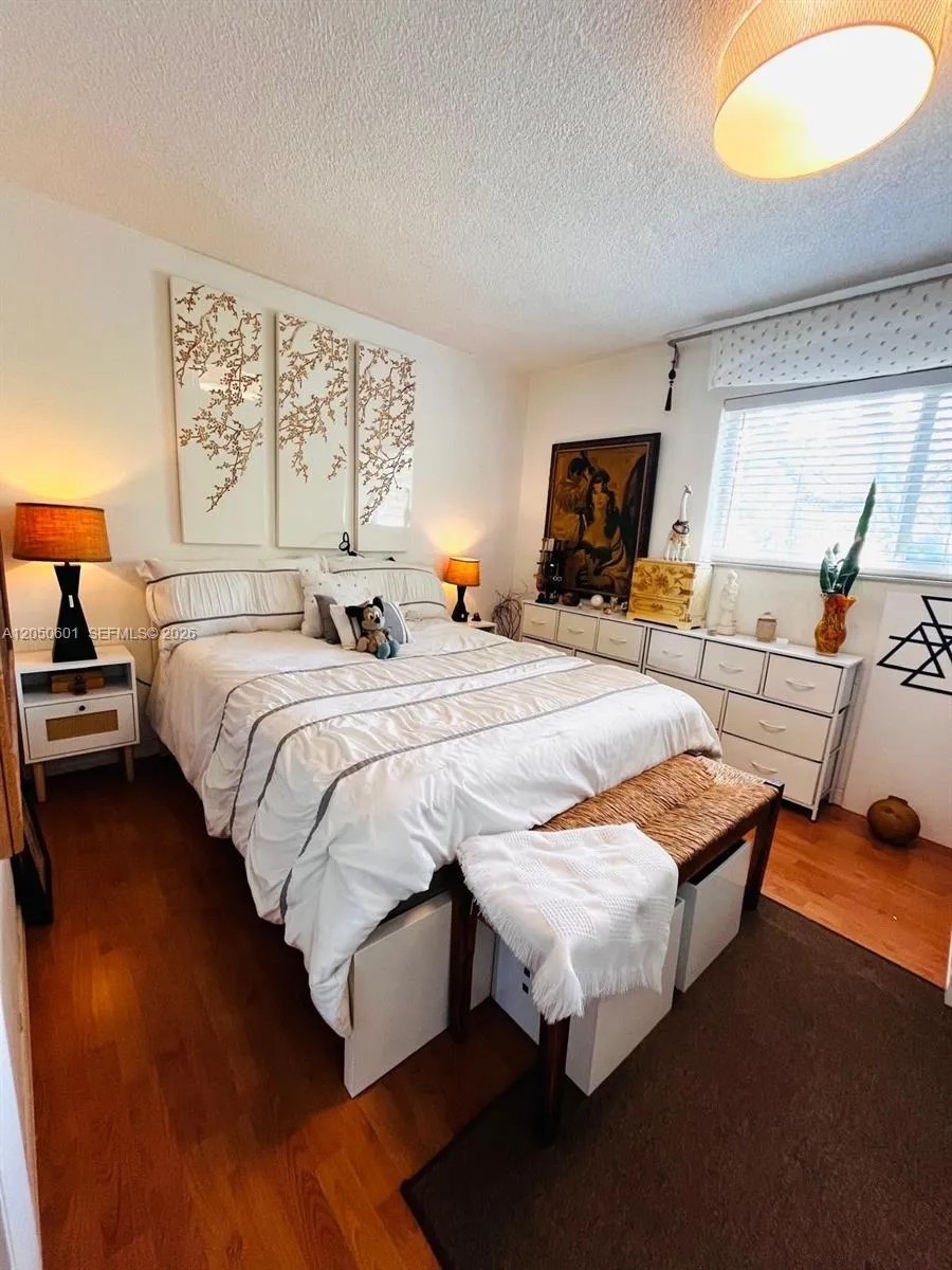 Foto de propiedad en 520 NE 38th Street 15, Miami, FL 33137 Miami con MLS# 