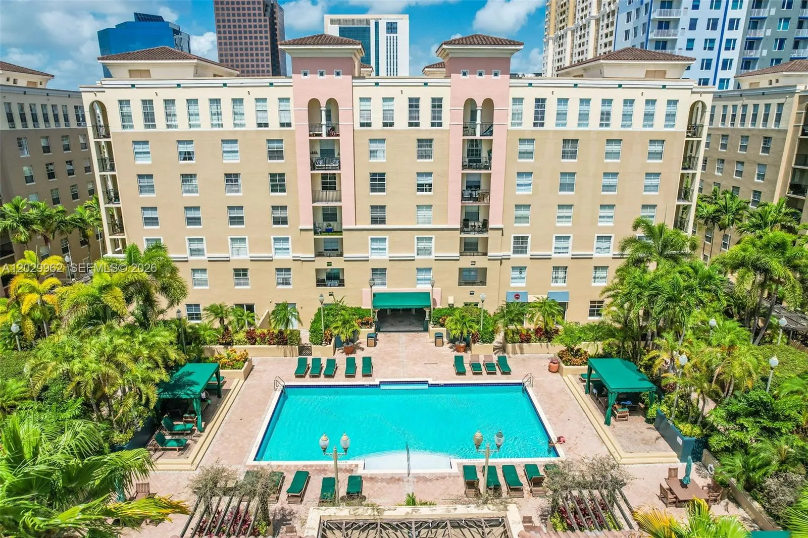 Foto de propiedad en 520 SE 5th Avenue 1307, Fort Lauderdale, FL 33301 Fort Lauderdale con MLS# 