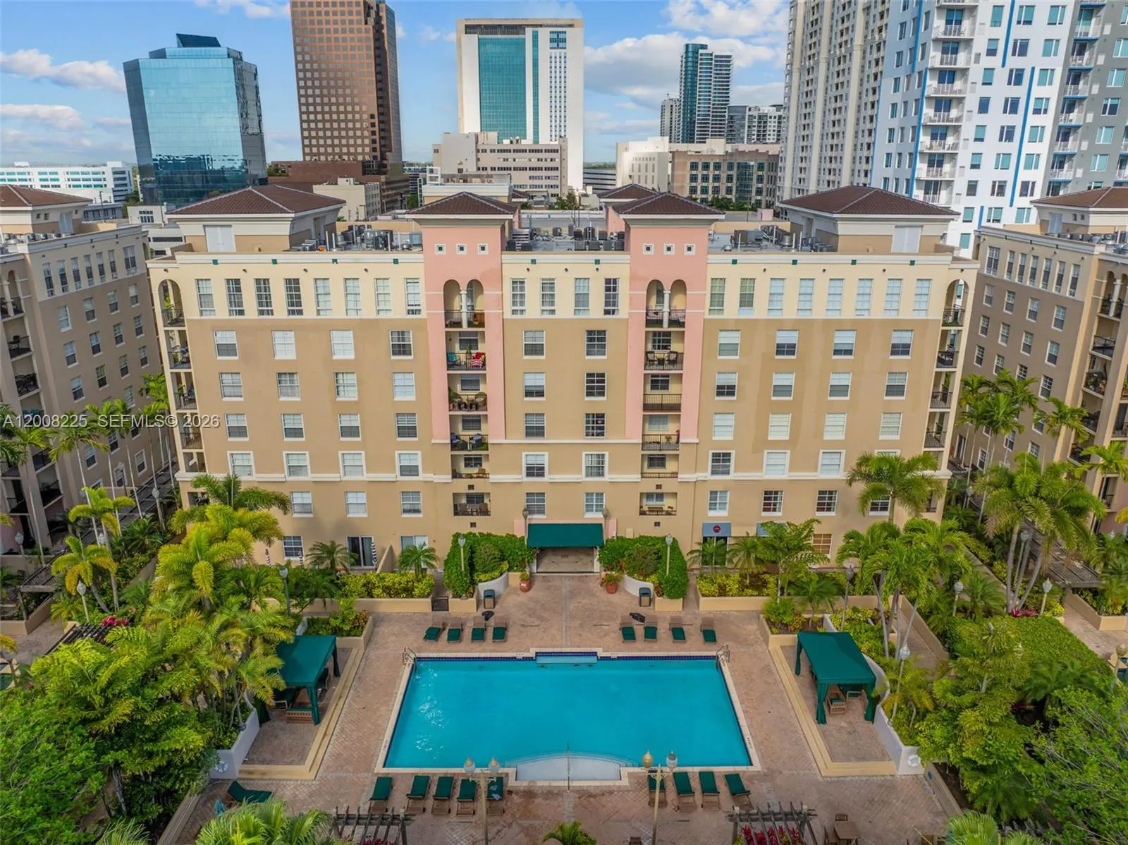 Foto de propiedad en 520 SE 5th Avenue 3305, Fort Lauderdale, FL 33301 Fort Lauderdale con MLS# 