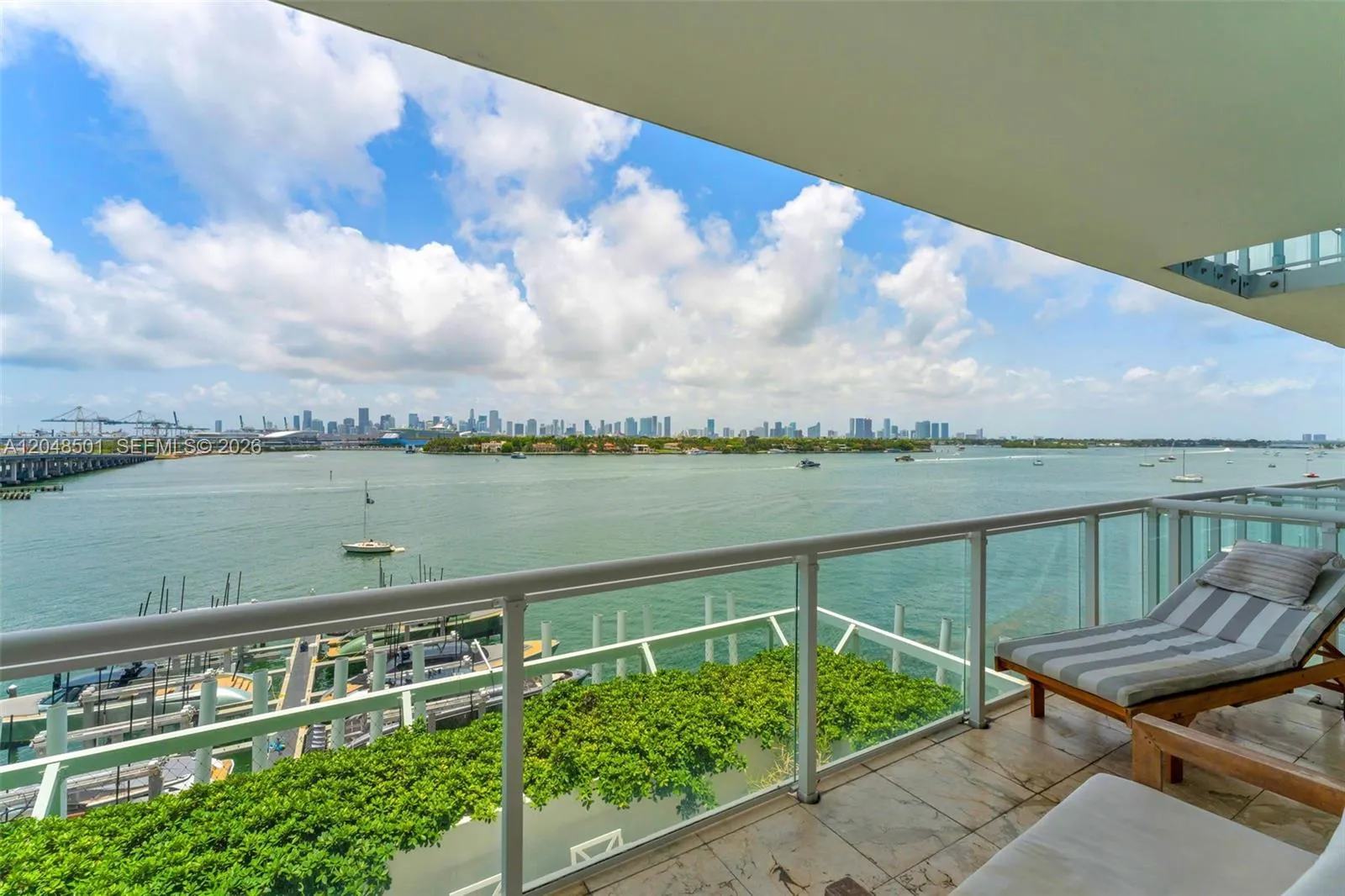 Foto de propiedad en 520 West Avenue 604, Miami Beach, FL 33139 Miami Beach con MLS# 