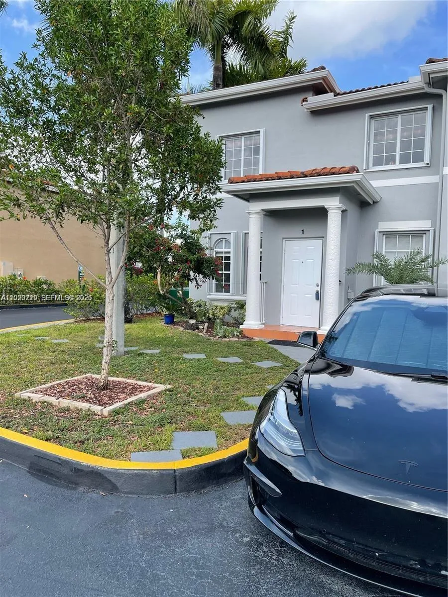 Foto de propiedad en 5200 NW 109th Avenue 1, Doral, FL 33178 Doral con MLS# 