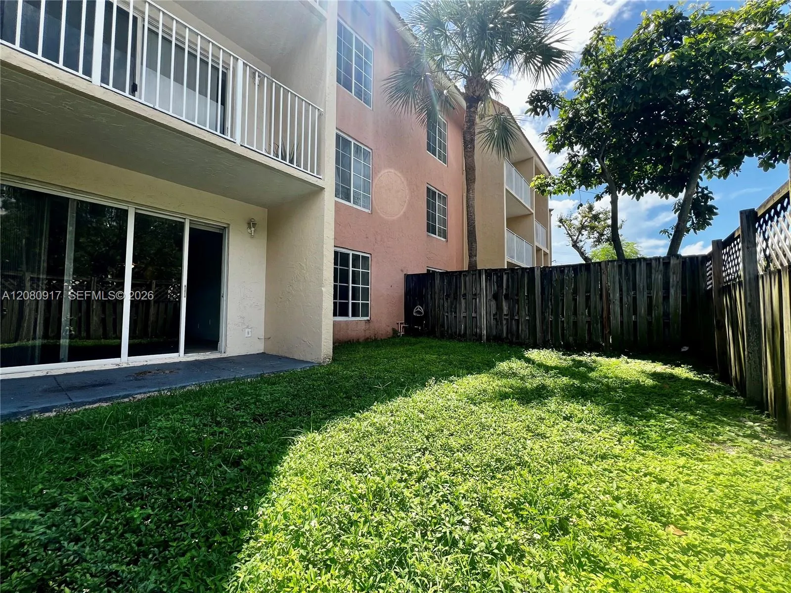 Foto de propiedad en 5201 Geneva Way 109, Doral, FL 33166 Doral con MLS# 