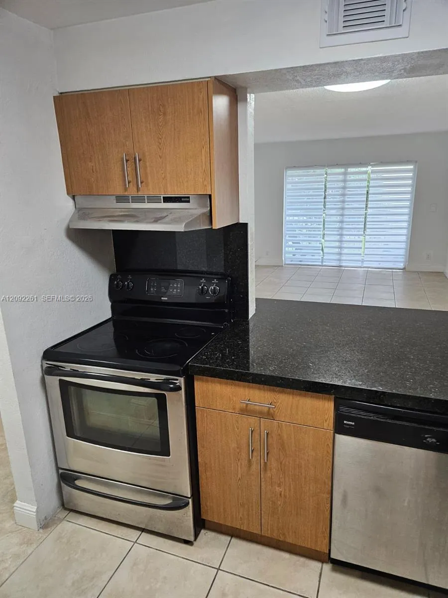 En Renta 5201 Geneva Way 201, Doral, FL 33166, Doral, FL 33166