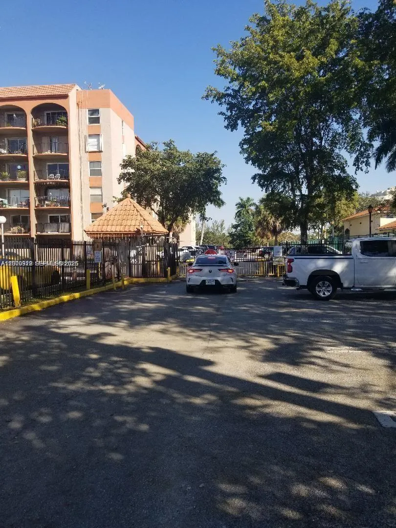 Foto de propiedad en 5201 NW 7th Street 609W, Miami, FL 33126 Miami con MLS# 