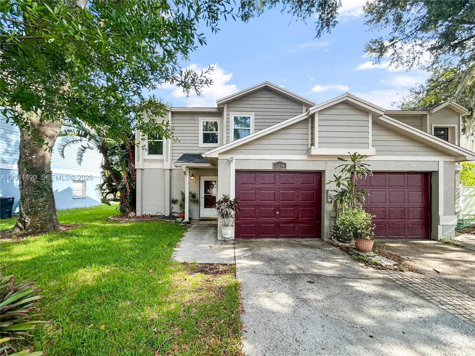 Foto de propiedad en 5214 Corvette Drive, Tampa, FL 33624 Tampa con MLS# 