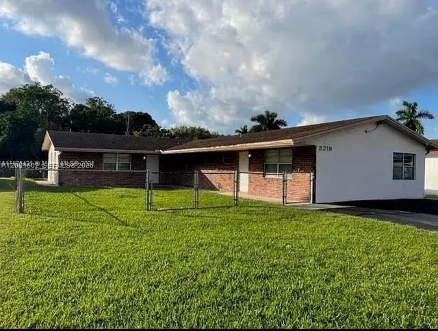 En Renta 5219 SW 43rd Terrace 2, Dania Beach, FL 33314, Dania Beach, FL 33314