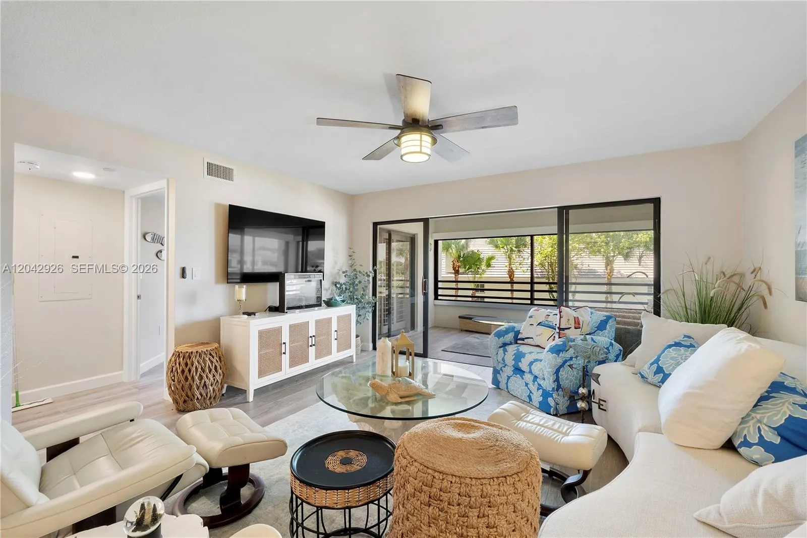 Foto de propiedad en 522 Oak Harbour Drive 522, Juno Beach, FL 33408 Juno Beach con MLS# 