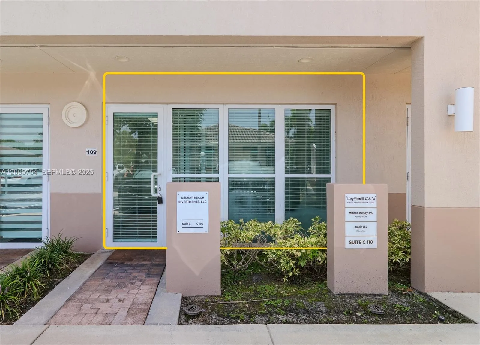 Foto de propiedad en 5220 S University Drive 109C, Davie, FL 33328 Davie con MLS# 