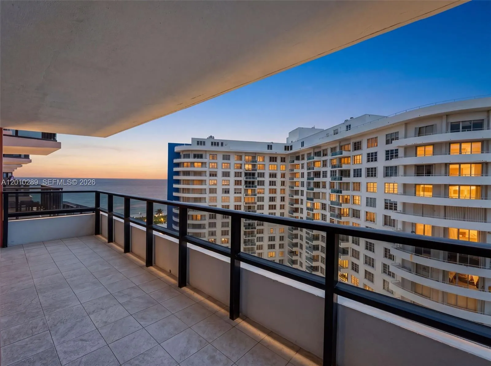 Foto de propiedad en 5225 Collins Avenue 1519, Miami Beach, FL 33140 Miami Beach con MLS# 