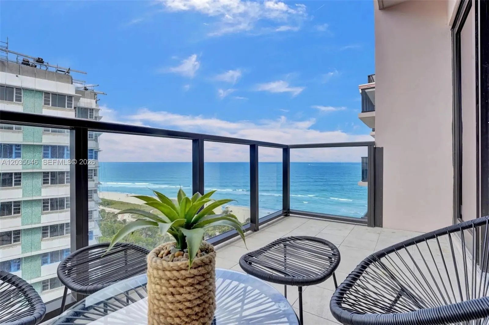 Foto de propiedad en 5225 Collins Avenue 1606, Miami Beach, FL 33140 Miami Beach con MLS# 
