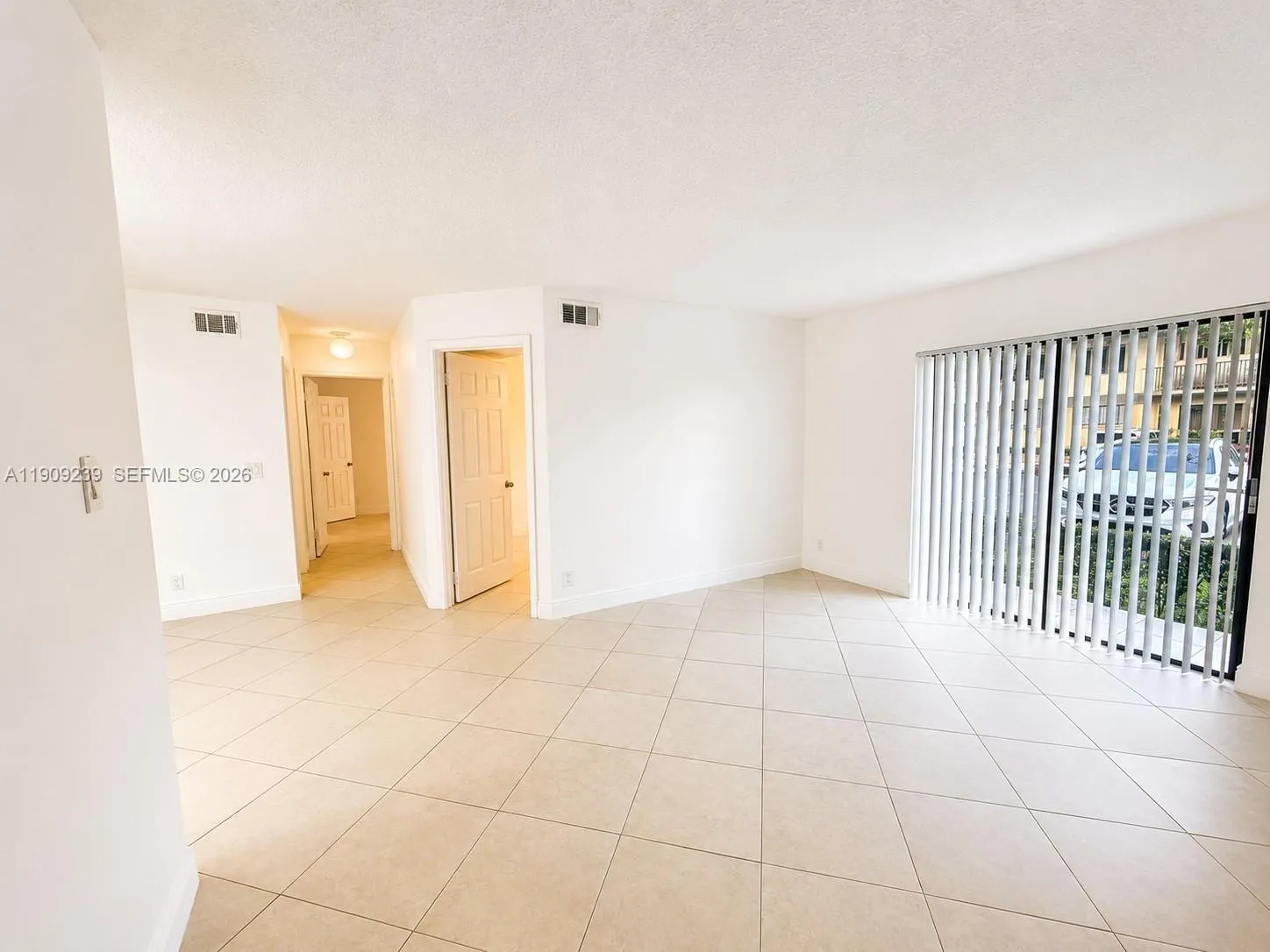 Foto de propiedad en 523 Trace Circle 105, Deerfield Beach, FL 33441 Deerfield Beach con MLS# 