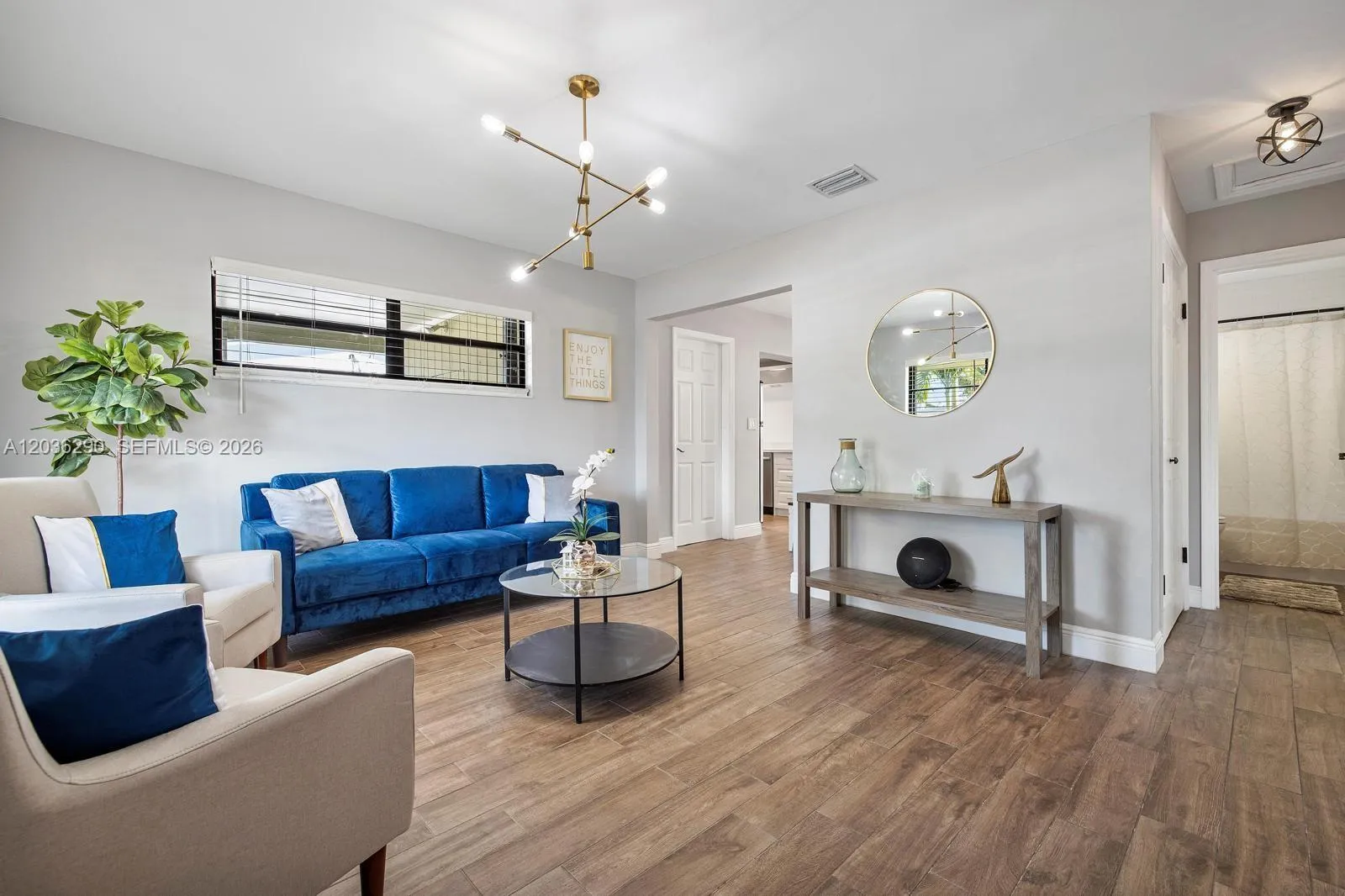 Foto de propiedad en 5232 NE 2nd Avenue, Oakland Park, FL 33334 Oakland Park con MLS# 
