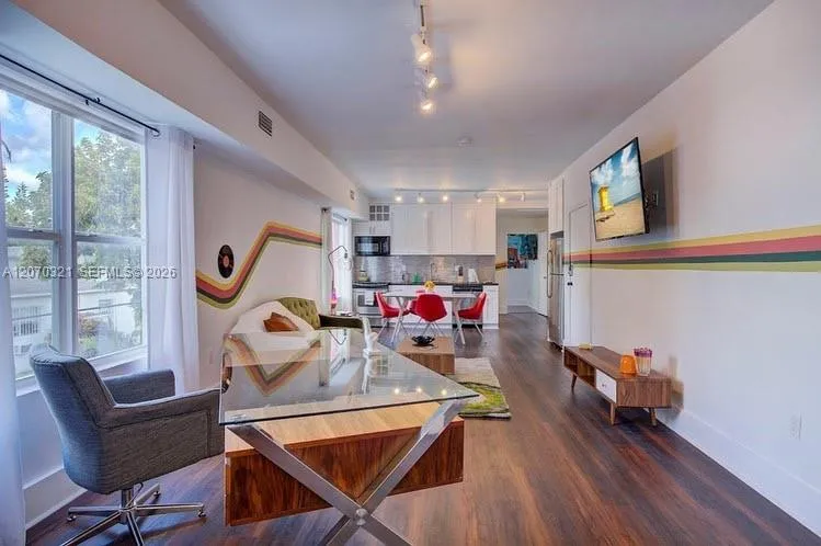 Foto de propiedad en 524 NW 35th Street 4, Miami, FL 33127 Miami con MLS# 