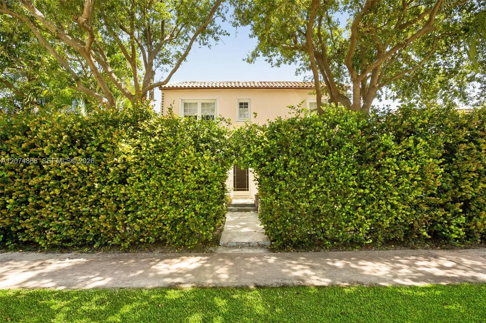 Foto de propiedad en 524 W 47th Street, Miami Beach, FL 33140 Miami Beach con MLS# 