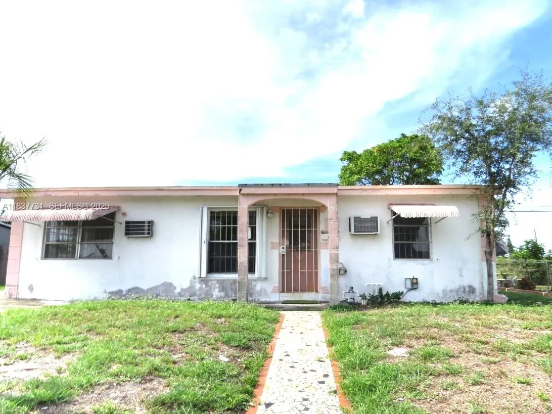 Foto de propiedad en 525 NW 16th Street, Pompano Beach, FL 33060 Pompano Beach con MLS# 