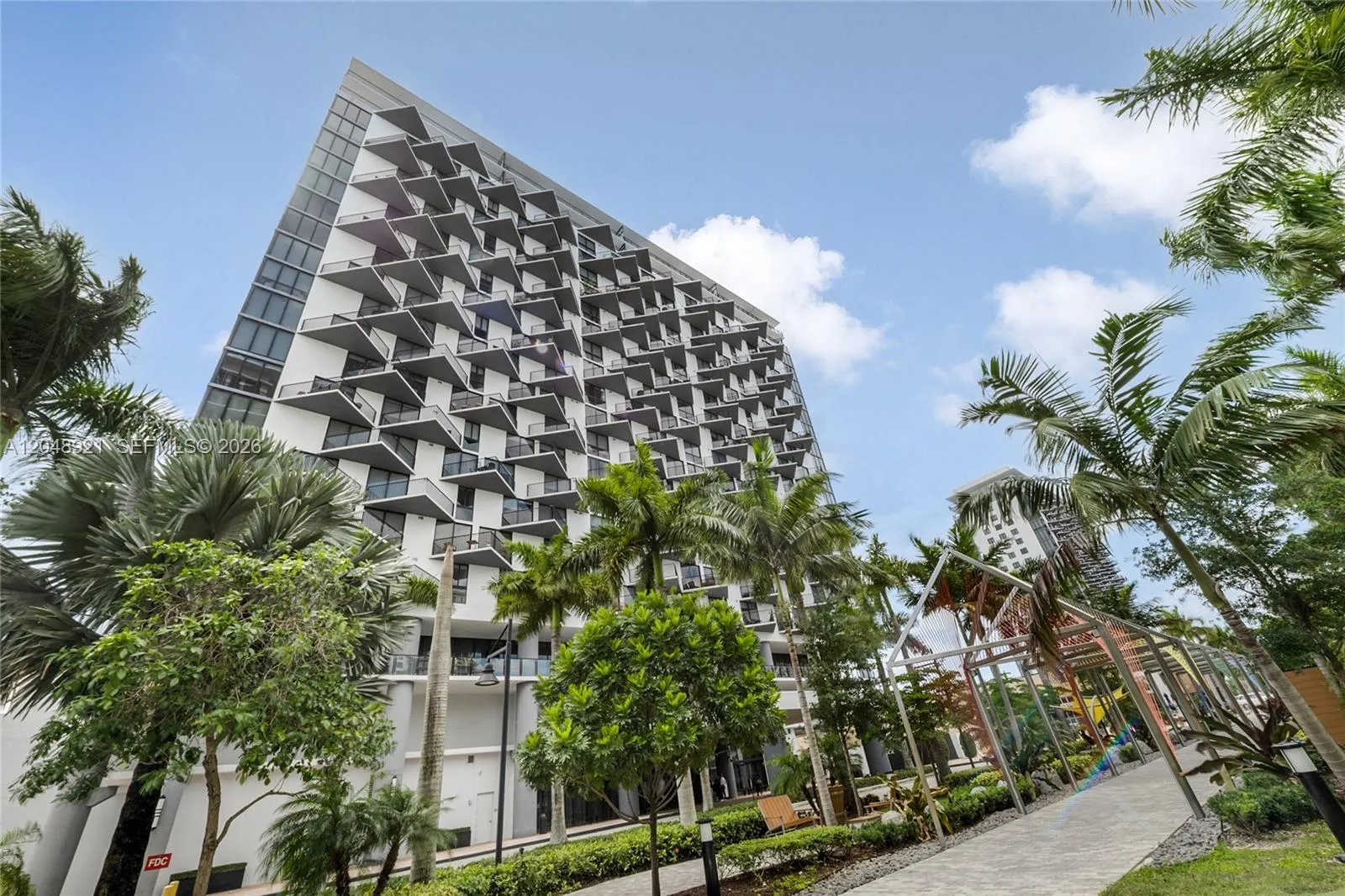 Foto de propiedad en 5252 NW 85th Avenue 1005, Doral, FL 33166 Doral con MLS# 