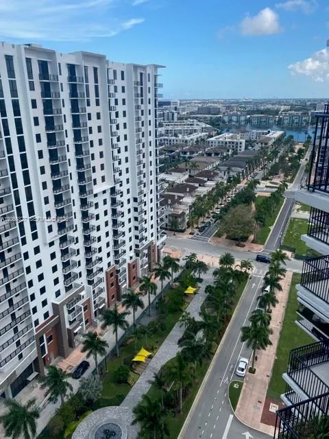 Foto de propiedad en 5252 NW 85th Avenue 1807, Doral, FL 33166 Doral con MLS# 