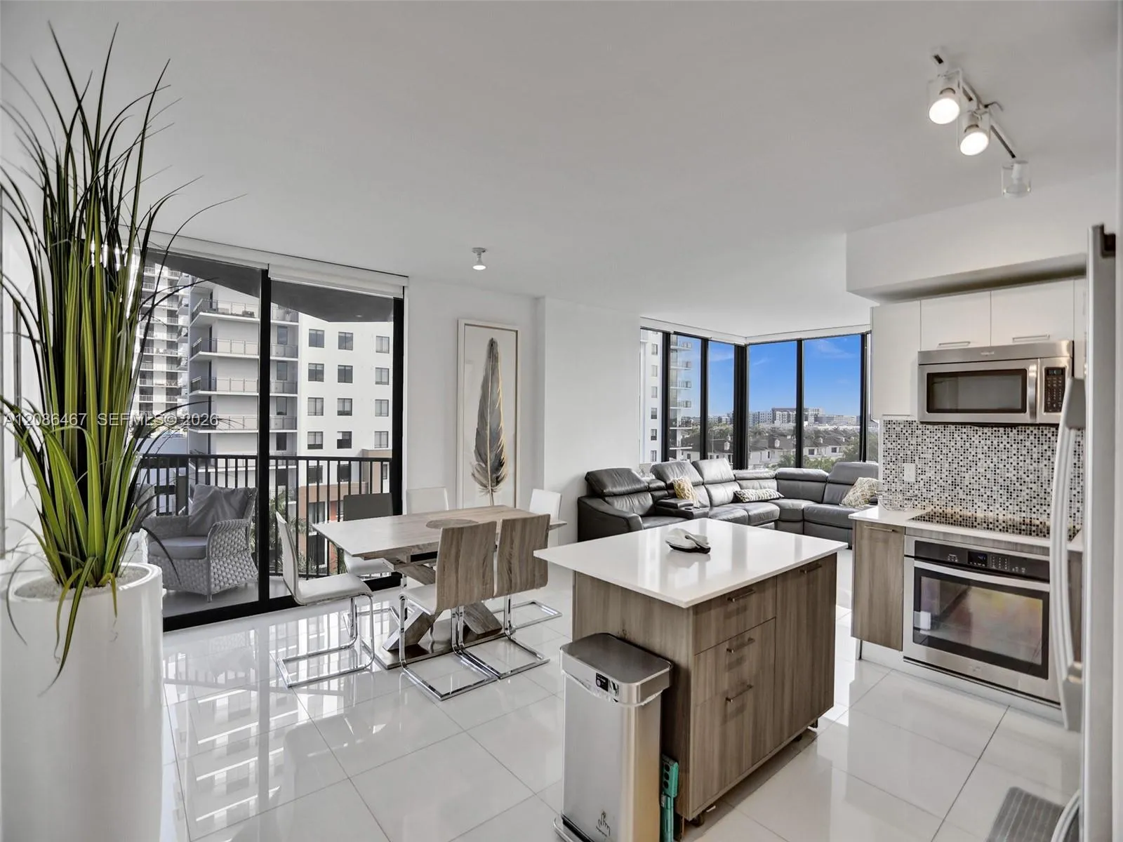 En Venta 5252 NW 85th Avenue 401, Doral, FL 33166, Doral, FL 33166