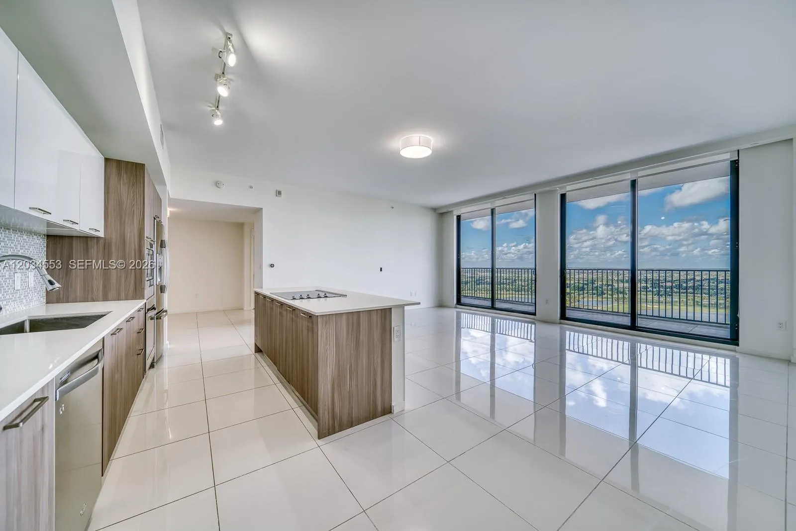 Vendido 5252 NW 85th Avenue PH2004, Doral, FL 33178, Doral, FL 33178